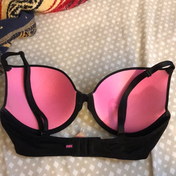 Black VS Bra. - Picture 2 of 3